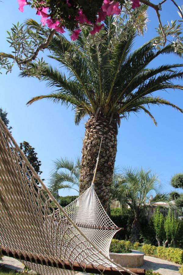 Trullo Al Monte Bed and Breakfast Ceglie Messapica Buitenkant foto