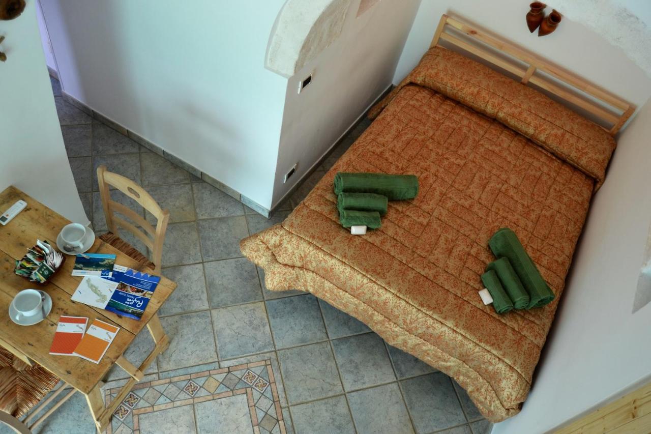 Trullo Al Monte Bed and Breakfast Ceglie Messapica Buitenkant foto