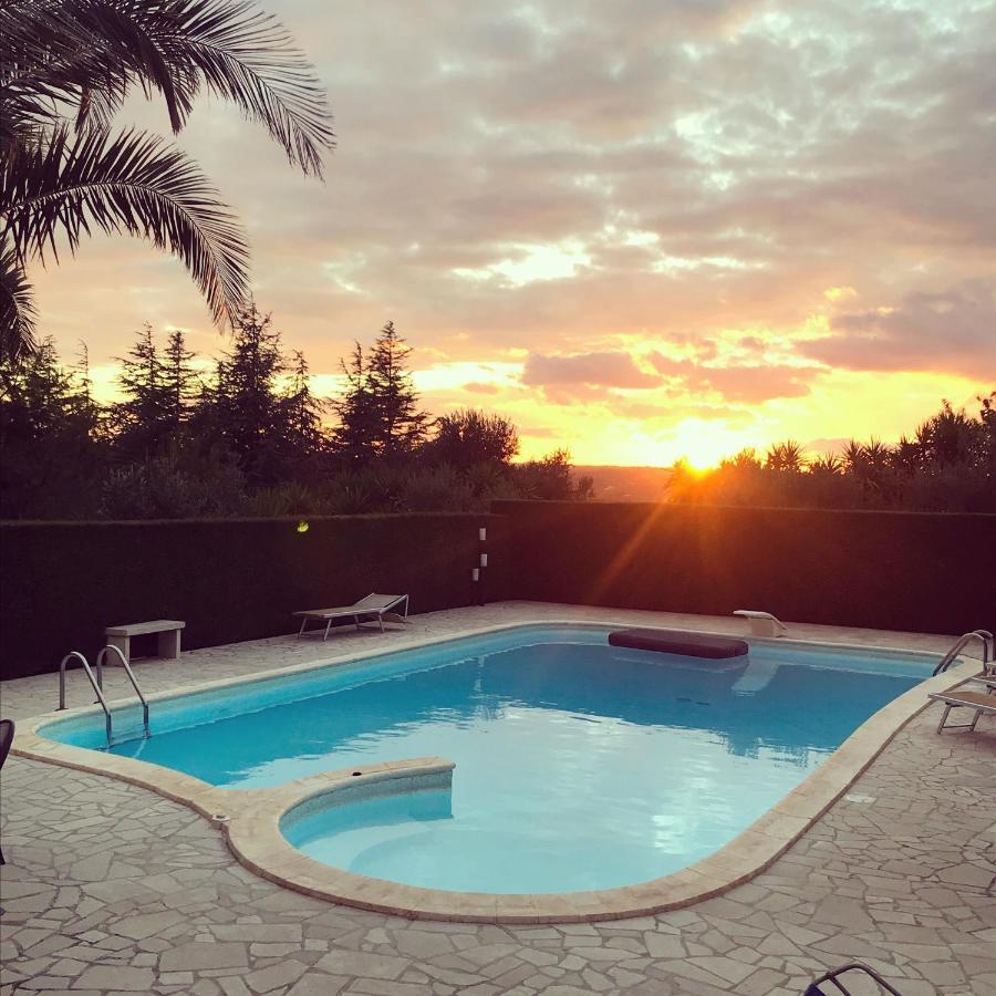 Trullo Al Monte Bed and Breakfast Ceglie Messapica Buitenkant foto